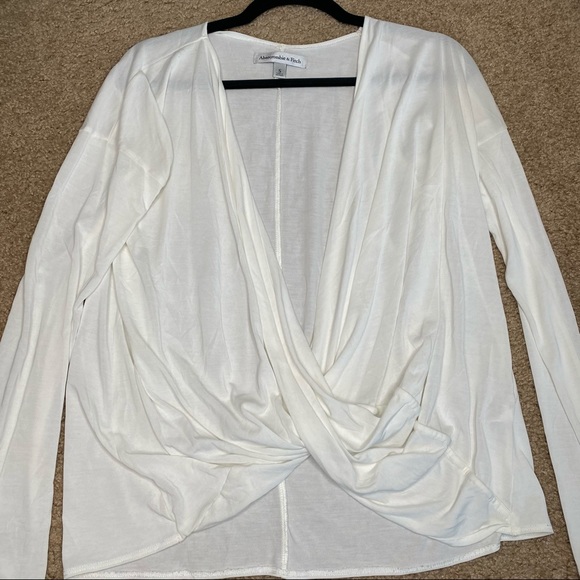 A&F WHITE SWOOP FRONT COZY LONGSLEEVE TOP SM - Picture 3 of 6